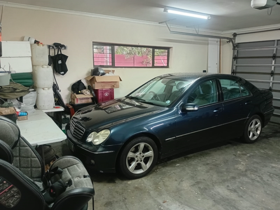 To Let 4 Bedroom Property for Rent in Twin Palms Western Cape